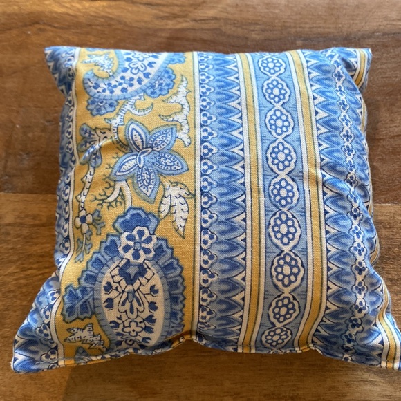 Pierre Deux fabric square lavender sachet - Picture 3 of 3